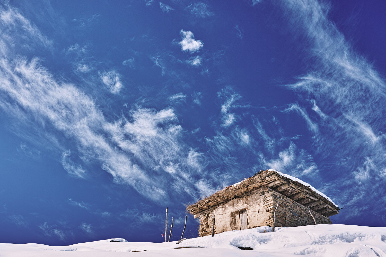 A gaddi shelter enroute to Parashar lake