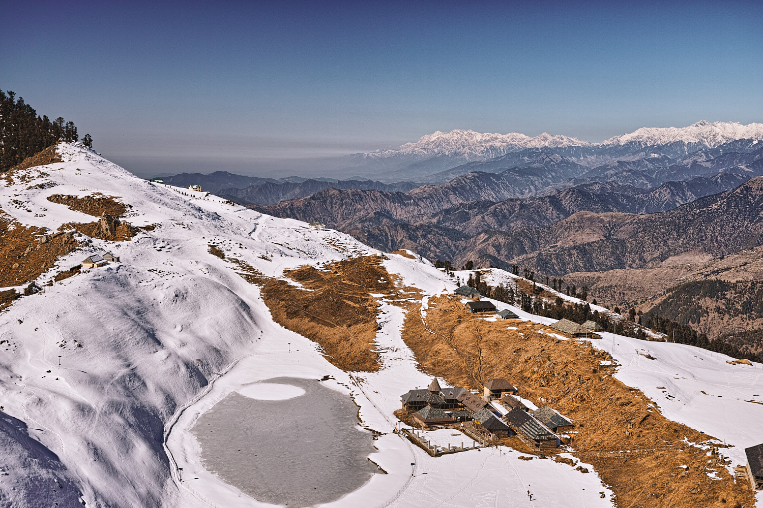 Parashar Lake in winter snow