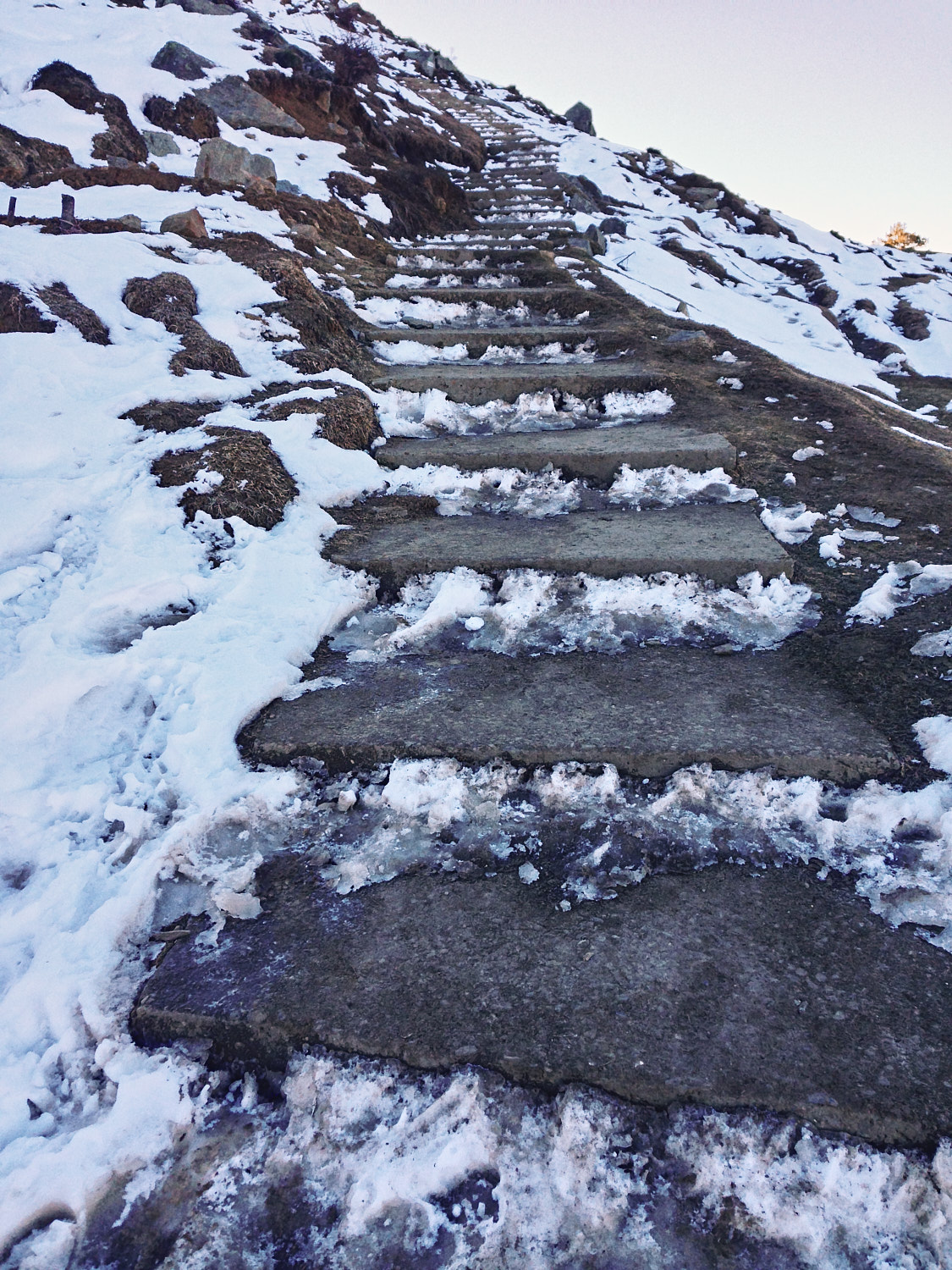 Kullu to Bijli Mahadev Temple winter trek